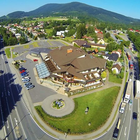 Hotel Eroplan Rožnov pod Radhoštěm Εξωτερικό φωτογραφία