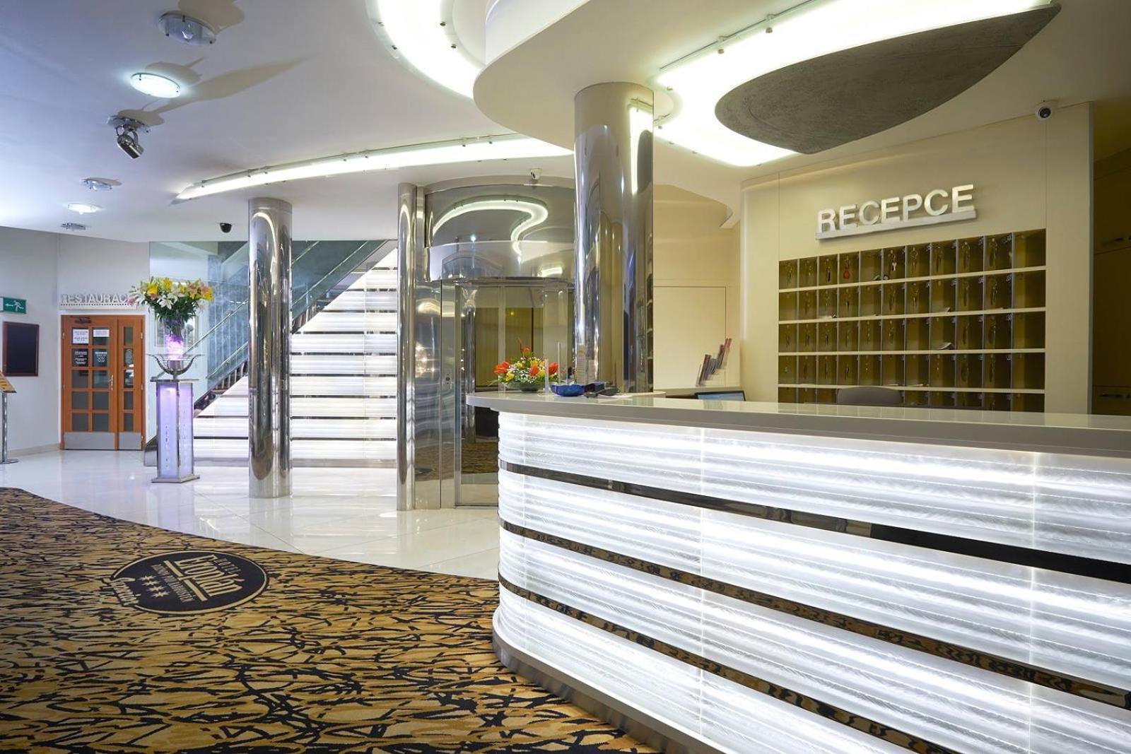 Hotel Eroplan Rožnov pod Radhoštěm Εξωτερικό φωτογραφία