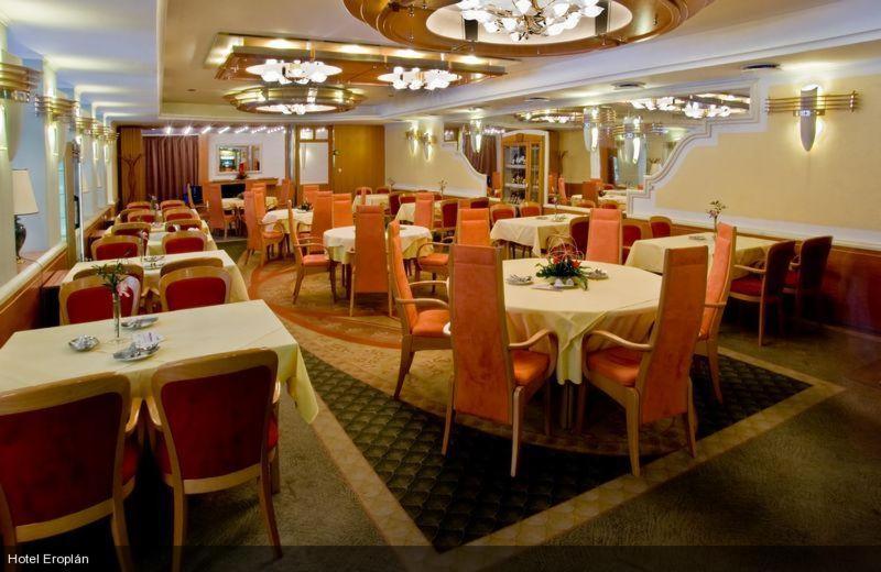 Hotel Eroplan Rožnov pod Radhoštěm Εξωτερικό φωτογραφία