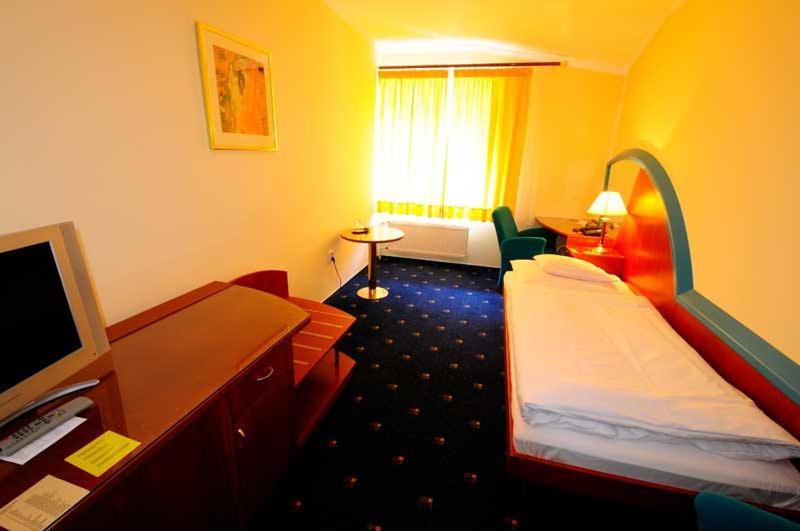 Hotel Eroplan Rožnov pod Radhoštěm Εξωτερικό φωτογραφία